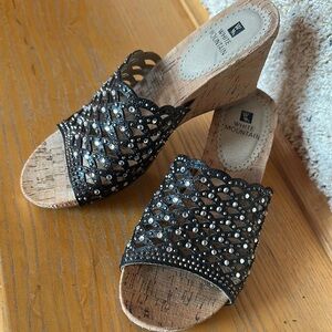 White Mountain Women's Black Wedge Sandals 6.5